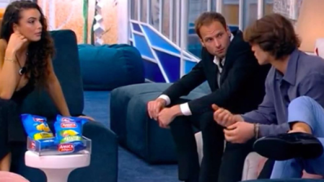 GF, Angelica e Paolo infrangono il regolamento dicendo a Alex chi nominare (Video).