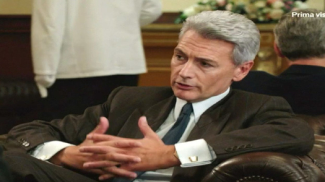 Il PAradiso delle signore 8, anticipazioni: Umberto vuole comprare la Tessuti Colombo con un prestanome