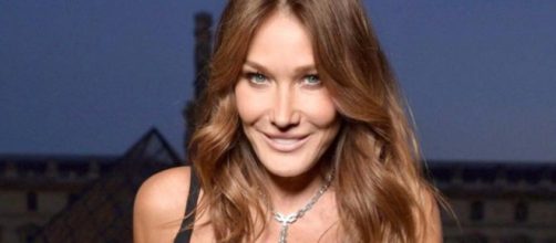 Carla Bruni: "Ho avuto un cancro al seno".