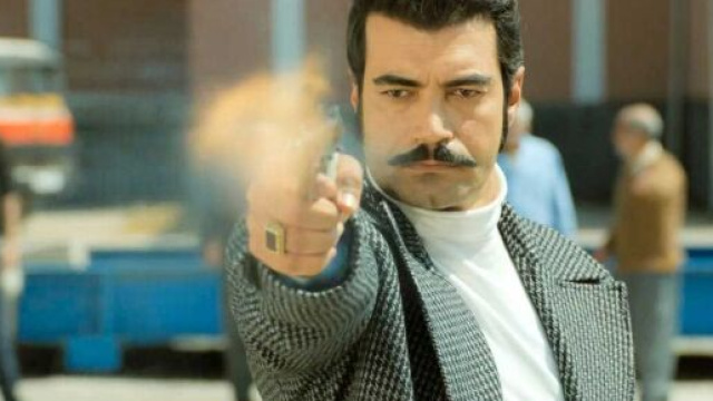 Terra amara, puntate turche: Demir spara a Fekeli per far uscire Fikret allo scoperto.