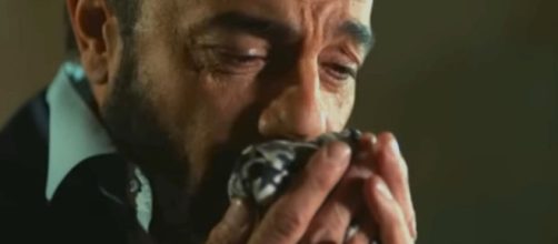 Terra amara, anticipazioni 12-13 ottobre: Ali Rahmet compra un foulard di Hunkar per ricordarla.