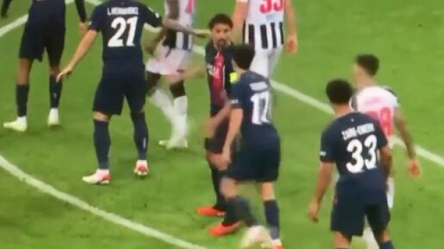 Marquinhos est passé au travers lors de Newcastle-PSG. (screenshot Twitter - @HRivayrand)