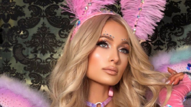 Paris Hilton a signé un contrat de partenariat avec Twitter (Screenshoot Facebook @ Paris Hilton)