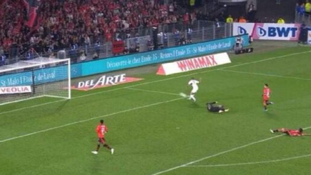 Lerat&eacute; de Kylian Mbapp&eacute; face au Stade Rennais (capture Twitter Actu Foot)