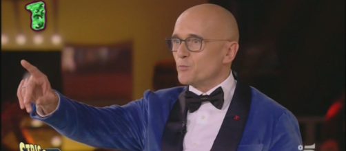 Grande Fratello, Mediaset blocca l'ospitata di Signorini