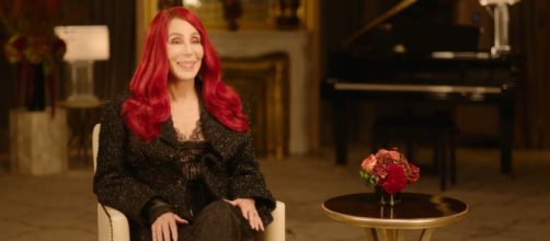 Cher presenta il nuovo album natalizio: 'Cher Christmas'.