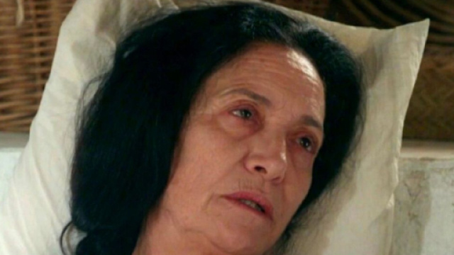 La Promessa, spoiler: Ramona rivela a Jana di aver visto Dolores viva aggirarsi nei boschi.