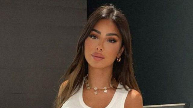 Maeva Ghennam r&eacute;pond aux accusations d'aller mal pour le buzz (Screenshoot Twitter @GossipRoomOff)