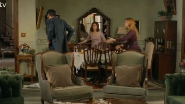 Terra amara, Mediaset sbaglia a mandare la sigla.