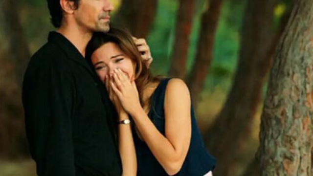 Terra amara episodi Turchia, Altun ricorda il matrimonio con Demir: ‘E’ stato un inferno’.