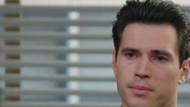 Il Paradiso, anticipazioni al 24 novembre: Matteo in soccorso di Vito, Diletta ricattata.