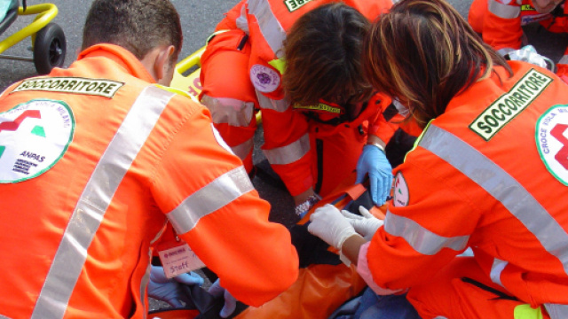 Calabria, 18enne si toglie la vita dentro casa. (foto di repertorio)