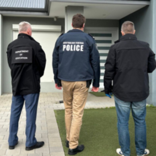 La Policía de Australia registró la casa de la detenida (X, @AusFedPolice)
