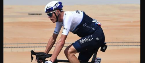 Ciclismo, Chris Froome in sella alla bici Factor del Team Israel.