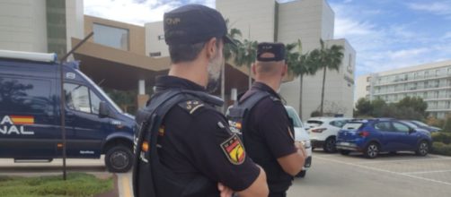 La bebé ingresó en el Hospital General de Alicante (X, @policia)