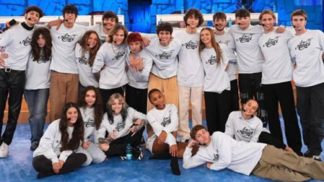 Amici 23, prof chiedono provvedimenti disciplinari per avere lasciato la casetta sporca.