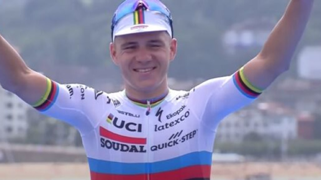 Ciclismo, Remco Evenepoel debutterà al Tour de France nel 2024.