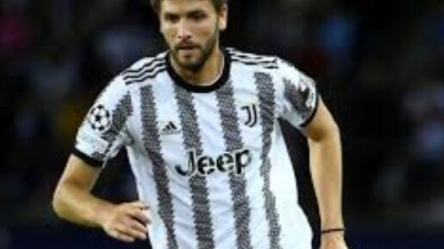 Juventus, provino in campo per Locatelli