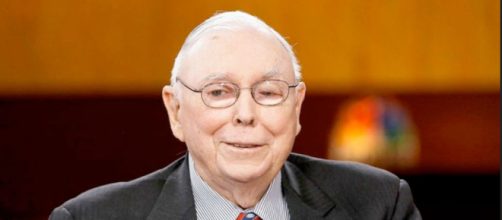 Charlie Munger fue el aliado más fiel de Warren Buffet (Twitter /@QCompounding)