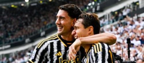 In foto Chiesa e Vlahovic, giocatori della Juventus.