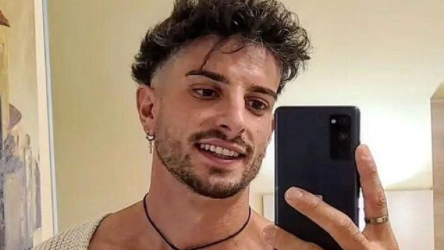 GF, segnalazione su Garibaldi: 'Sono una ragazza con cui Giuseppe si &egrave; sentito'.