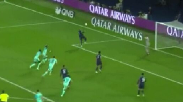 Kylian Mbappé avec le PSG (capture Twitter @panams75)