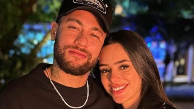 Neymar Jr en couple avec Bruna BiancardI. (screenshot Twitter - @choquei)