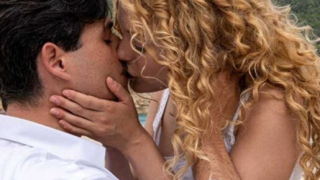 La Promessa, episodi Spagna: Manuel e Jana partono e danno sfogo alla loro passione.