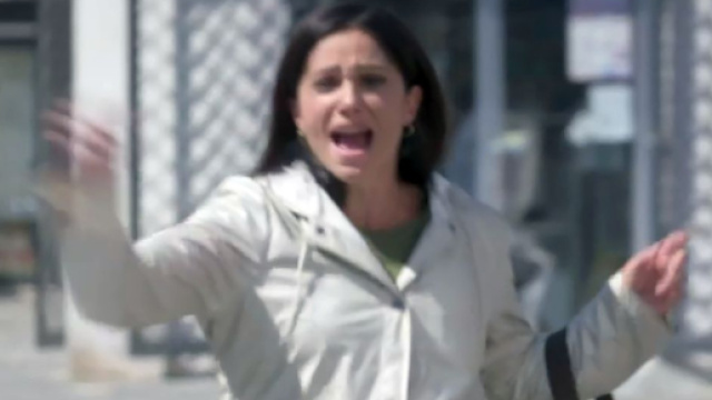 Un posto al sole, Rosa Picariello (Daniela Ioia) durante l'agguato camorristico contro Damiano.