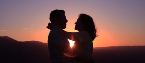 L'oroscopo del 13 novembre, Gemelli più romantici e Ariete stanco.