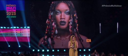 Iza levou troféus para casa (Reprodução/Multishow)