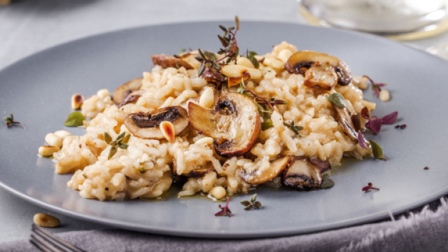 Risotto ai funghi porcini, una ricetta facile e veloce.