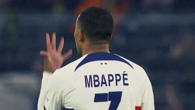 Kylian Mbappé agacé par le comportement de ses coéquipiers à Dortmund. (sceenshot Twitter - @dnctway)