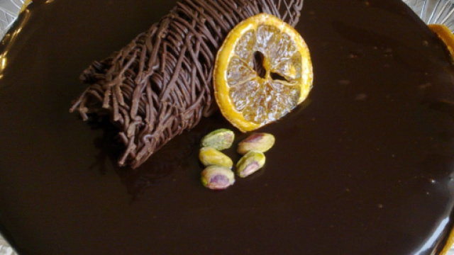 La torta al limoncello e cioccolato.