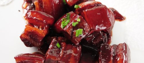 Ricetta del maiale brasato alla cinese, sapore e gusto della tradizione orientale.