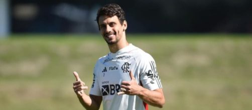 Rodrigo Caio vive últimos momentos com a camisa do Flamengo. (Instagram/@rodrigocaio_)