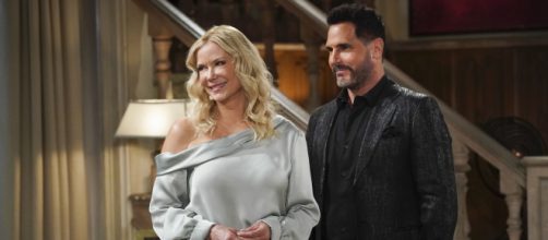 Beautiful, trame dal 24 al 30/12: Ridge sorprende Brooke e Bill abbracciati.