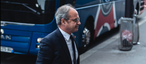 Luis Campos travaille dur pour le mercato hivernal du PSG. (screenshot Twitter @CanalSupporters)