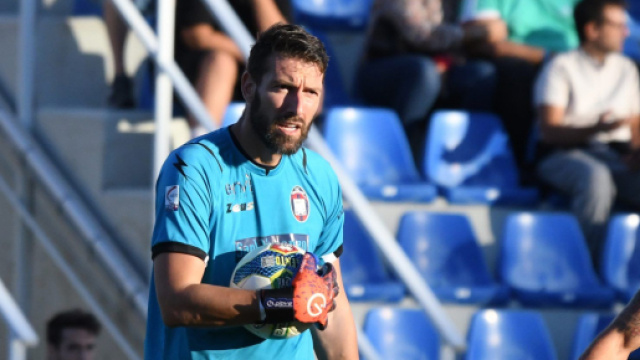 In foto Branduani, portiere del Crotone.