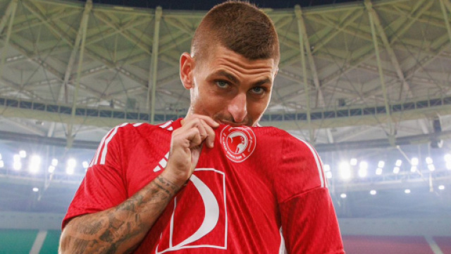 Marco Verratti avec son nouveau club (capture Twitter @lasource75006)