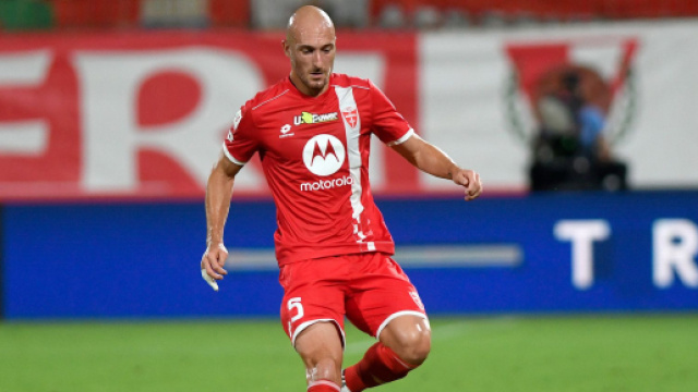 In foto Luca Cardirola, difensore del Monza.