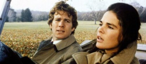 El actor se convirtió en la estrella de los años 70 tras protagonizar el film dirigido por Arthur Hiller (Captura de pantalla de 'Love Story')