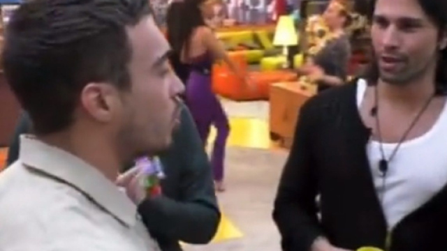 GFVip 7, Antonino rifiuta gli auguri di compleanno di Luca: 'Non amo la finzione'.