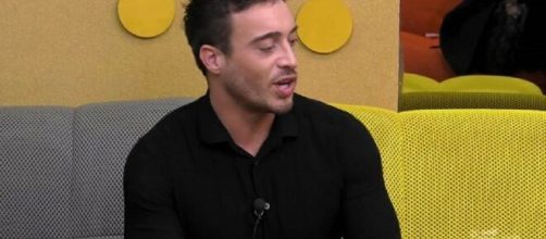 GFVip 7, Antonino spiega la sua strategia: 'Nomino Nikita, mezza casa manda Oriana'.