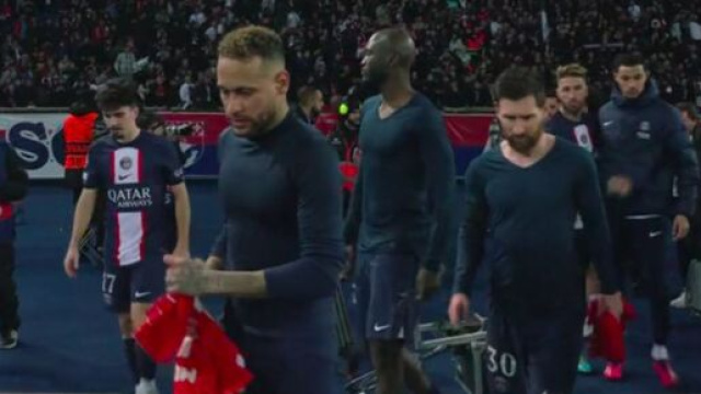 Neymar et Messi critiqu&eacute;s apr&egrave;s leur match face au Bayern. (screenshot Twitter - @VibesFoot)