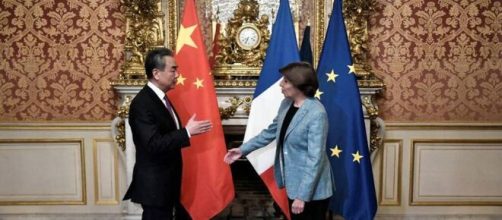La ministre française des affaires étrangères reçoit le chef de la diplomatie chinoise. Sreenshot Twitter @OuestFrance