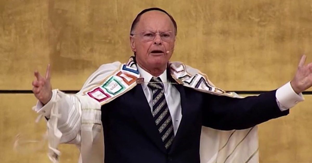 Edir Macedo fundador de igreja a magnata da mídia completa 78 anos