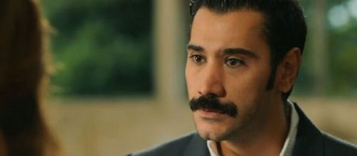 Terra amara,episodi Turchia: Zuleyha dice all'ex che Adnan è nato dalla loro relazione.