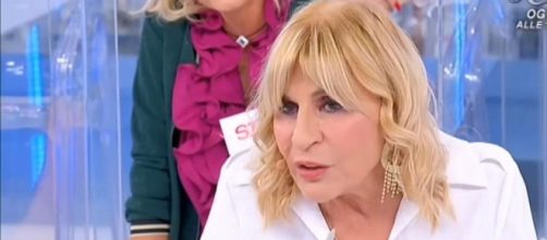 Uomini e donne, Gemma rompe il silenzio e sbotta: 'Basta trattarmi a pesci in faccia'.