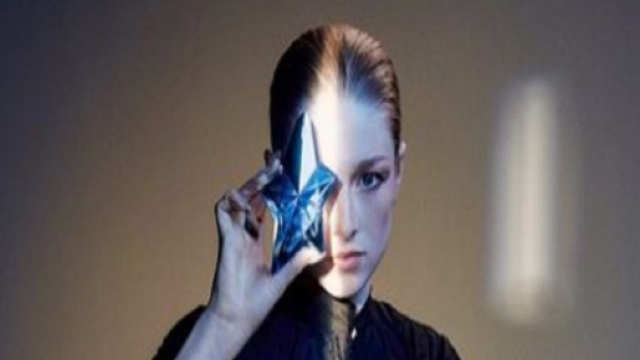 La campagne publicataire qui met en scène Hunter Schafer sera sur nos écrans en mars. - Screenshoot Instagram @muglerofficial